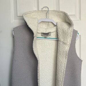 Ecote Cream Sherpa Vest